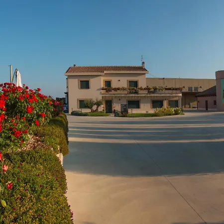Tenuta Tre Gemme In Cantina - Tre Gemme Catignano